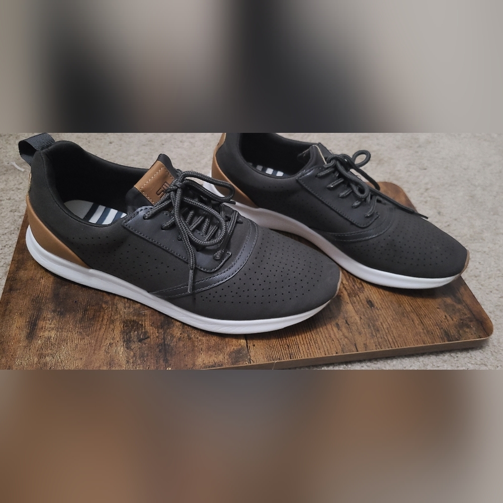 Pre loved Steve Madden Men's P-STEFO